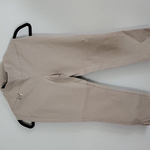 Alfani Women's Size 2 Petite. Capri pants with stretch